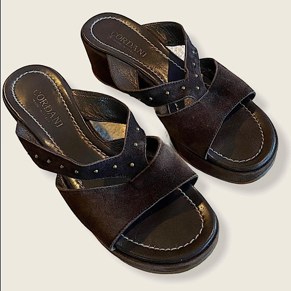 Cordani all leather soft suede slip on thong sandal Size 9